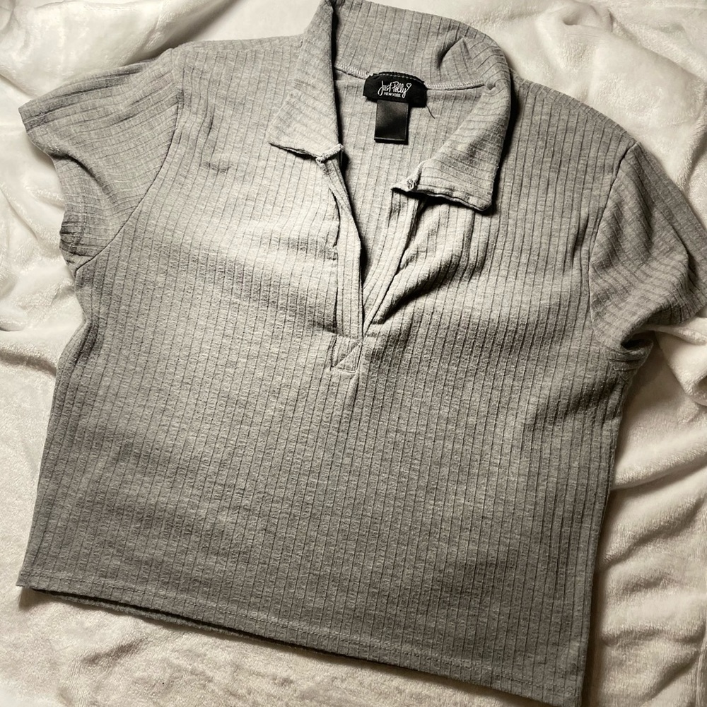 Gray, stretchy collared crop top, size L